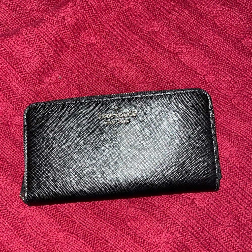 Kate Spade zip around wallet